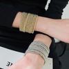 Elegantes mehrschichtiges geometrisches Armband: Luxuriöser, Personalisierter Design- und Kühner Grenzüberschreitender Statement-Schmuck