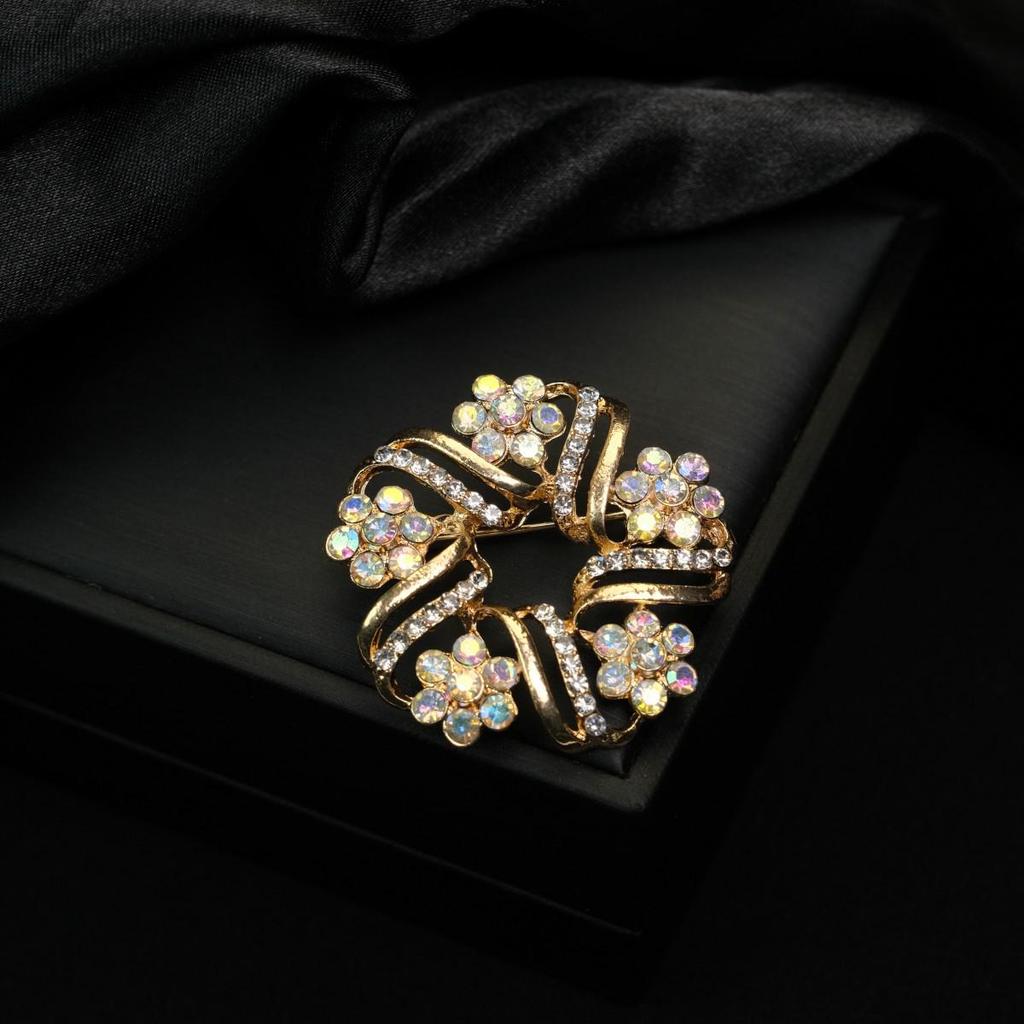 Gold & Diamond Vintage Butterfly Brooch - Versatile Women's Pin Jewelry