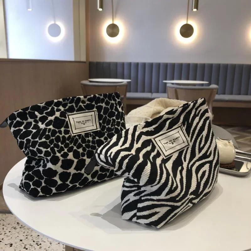Leopard Print Cosmetics Storage Bag Thickened Storage Washing Travel Large Capacity Makeup Bag Toiletry Organizer Makeup Bags