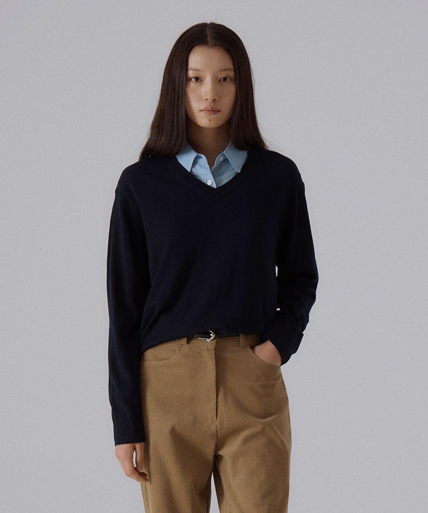 SILN Soma V-Neck Pullover Knit (Navy)