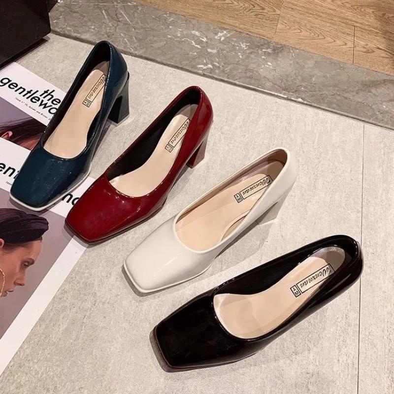2025 Spring Square Toe Thick Heel Shallow Mouth Patent Leather Shoes Lady Temperament Retro Pumps Black Red
