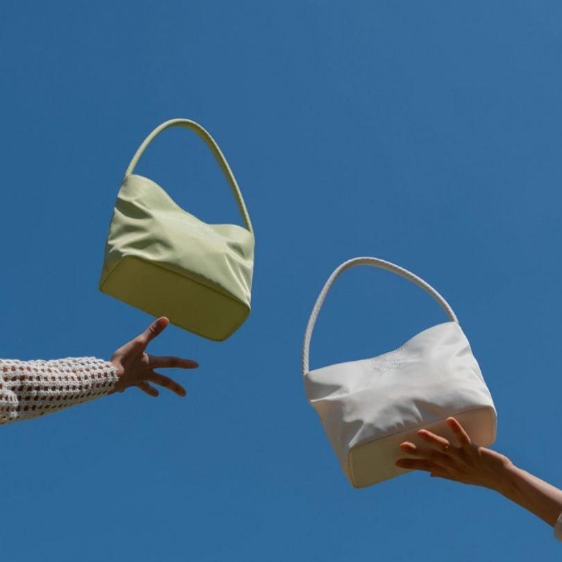 Korean Version of Ins Embroidered High Elastic Waterproof Nylon Bucket Bag Fashionable and Versatile Casual Underarm Single Shoulder Women's Bag