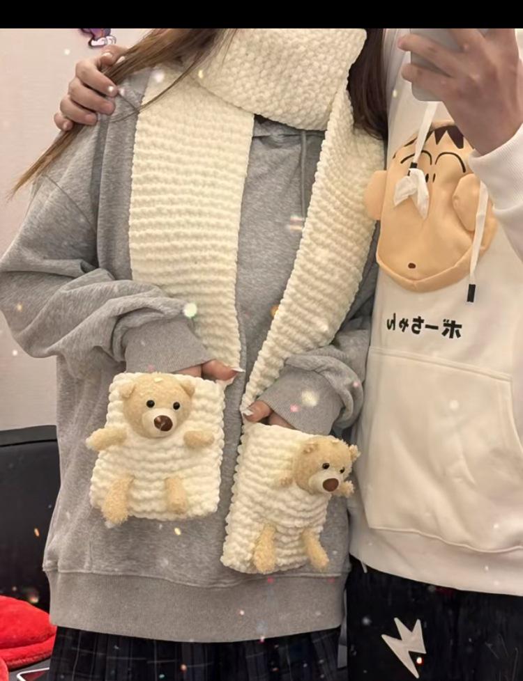 Pocket Bear Hand-Knitted Wool Scarf DIY Kit - Homemade Gift for Partner