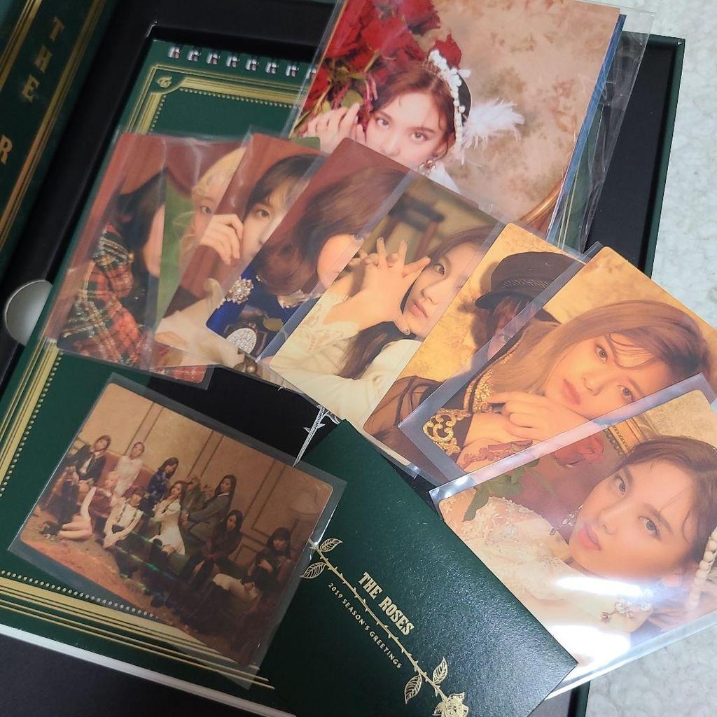 [USED] TWICE 2019 Sea Green Trading Cards