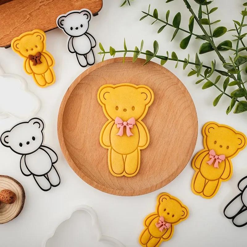 New Easter Themed Biscuit Cutter Mould Cartoon Rabbit Cat Bear Cookie Embossing Stamps Mold Baking Fondant Cake Decorating Tools