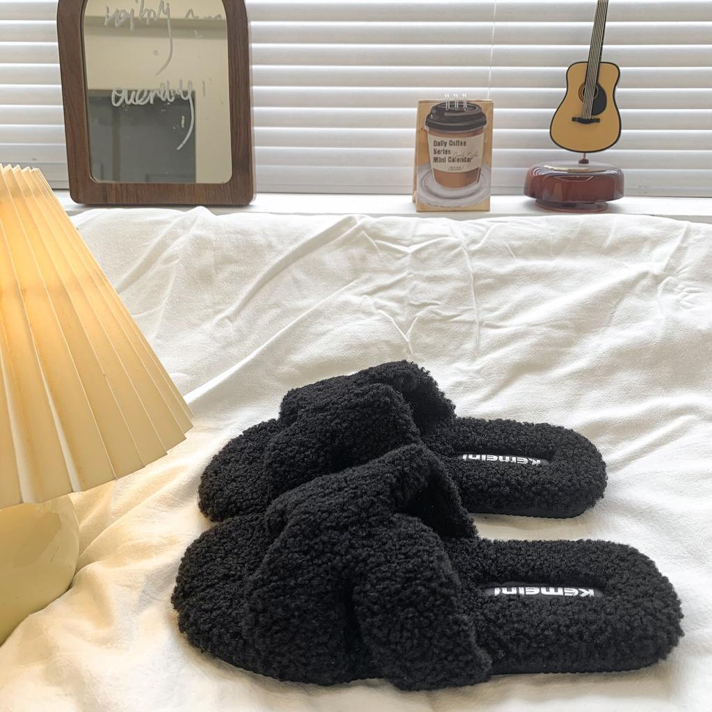 [Uncle Shoes] Comfortable Autumn and Winter Retro 2025 Flat-bottomed Maternity Feeling New Slippers for Women To Wear French Hair Drag Height