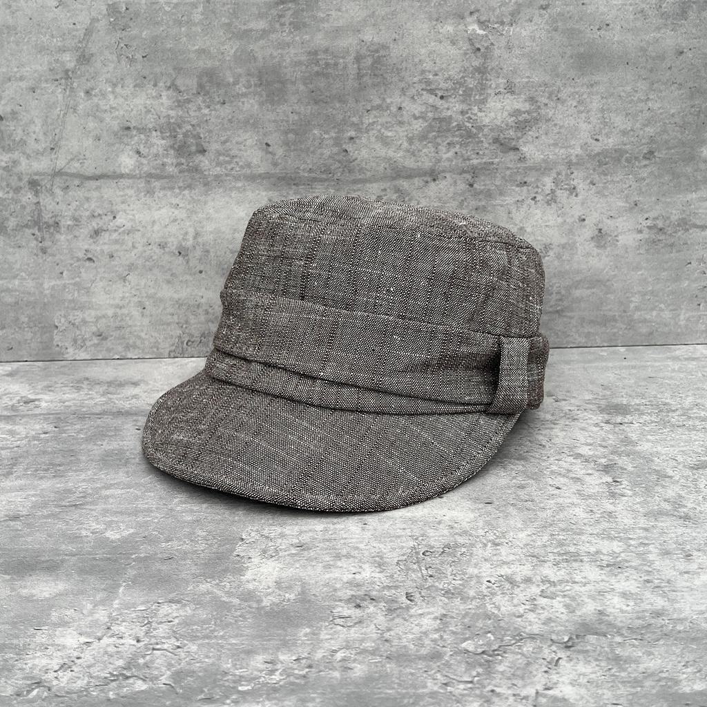 A good-looking equestrian hat that you can wear at will. Women's retro pleated newsboy hat shows a small and versatile face. Flat top hat