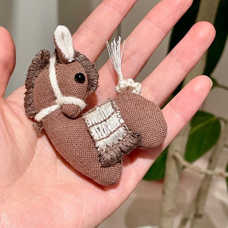 Red Retro Pony Brooch Pendant: Unique Wooden Horse Pin for Women, 2026 Autumn/Winter Scarf Accessory