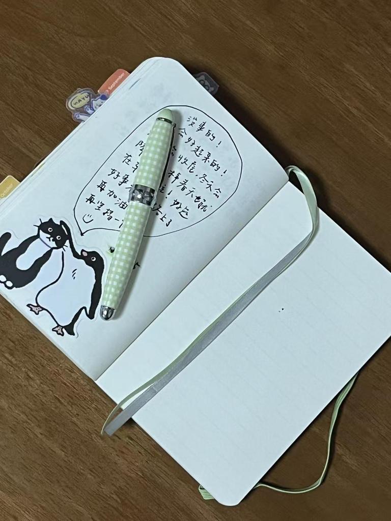 Xiaohongshu Style: Cute Penguin Portable Student Notebook & Planner