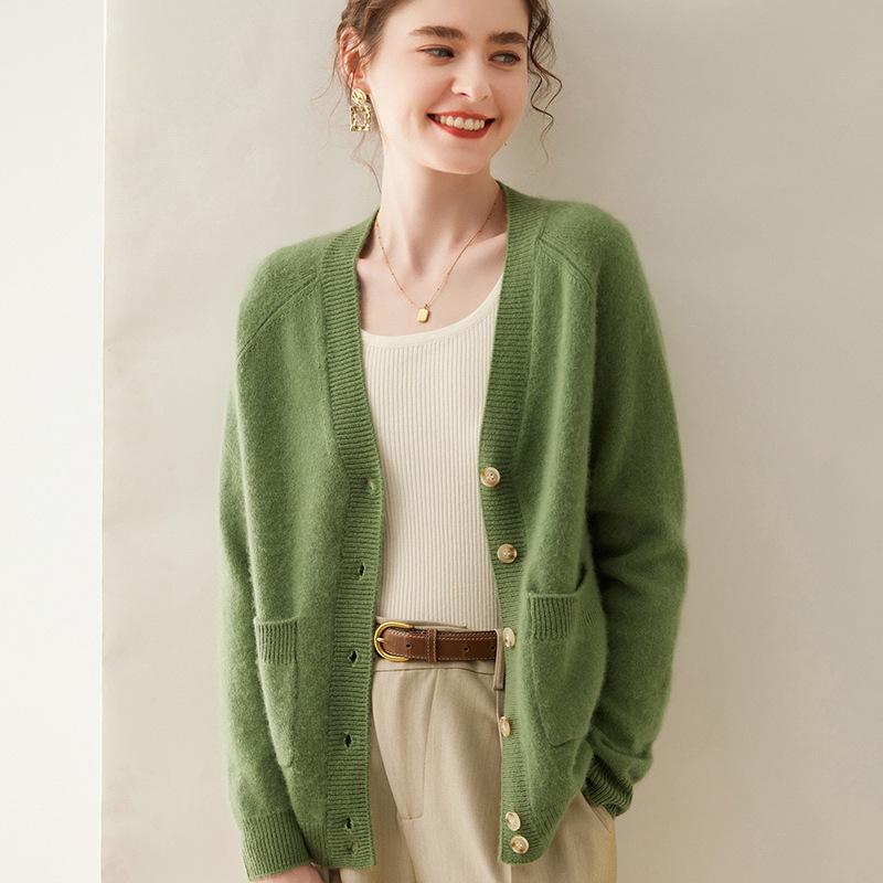 Women's Cashmere V-neck Cardigan: Autumn/Winter, Slimming, Knitted, Raglan Sleeve, Versatile Sweater.