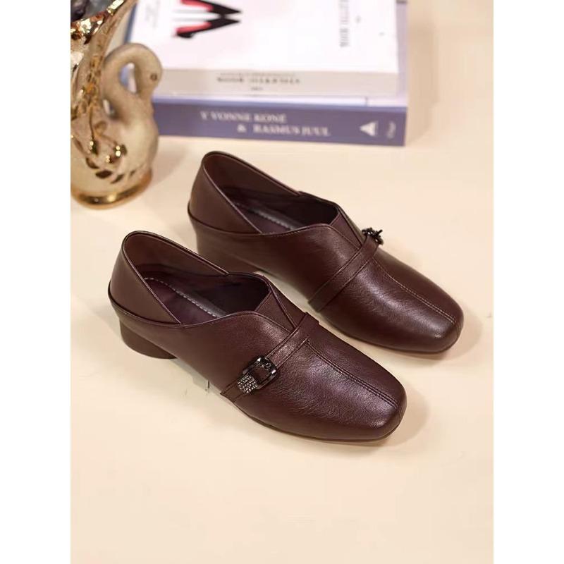 

Spring and autumn new temperament thick heel mother shoes versatile deep mouth small leather shoes commuting square head two wear single shoes 40 коричневий
