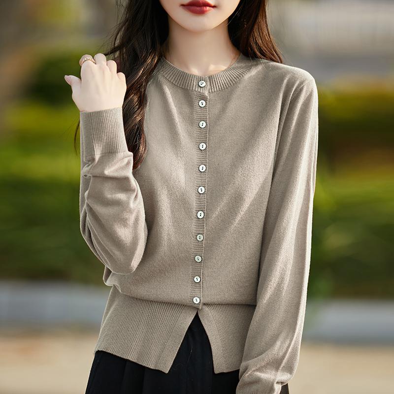 

Женский легкий кардиган из 50% шерсти и 50% шелка Mulberry — универсальный трикотаж на все 4 сезона для комфорта и стиля в любое время года M коричневый