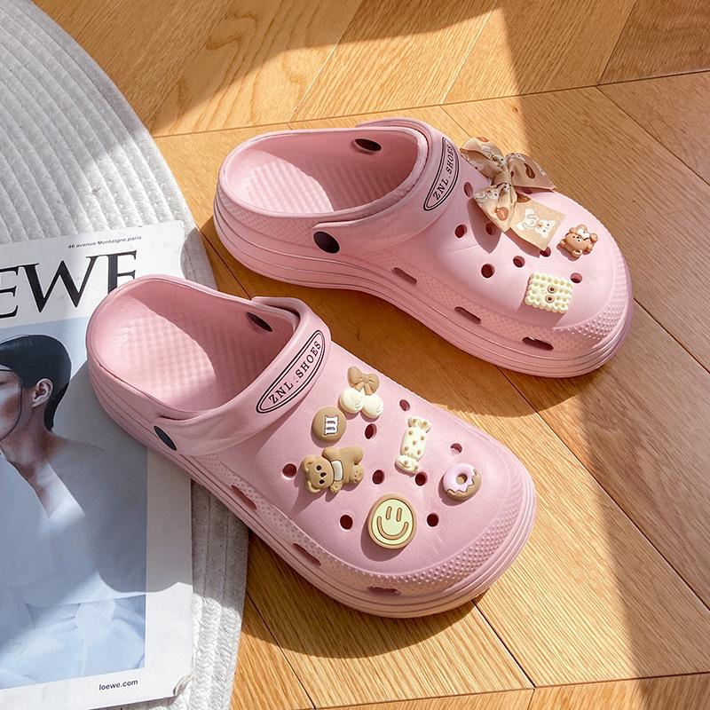 Lochschuhe Damen Sommerbekleidung neue süße Sandalen Plateau rutschfest Strand Krankenschwesternslipper