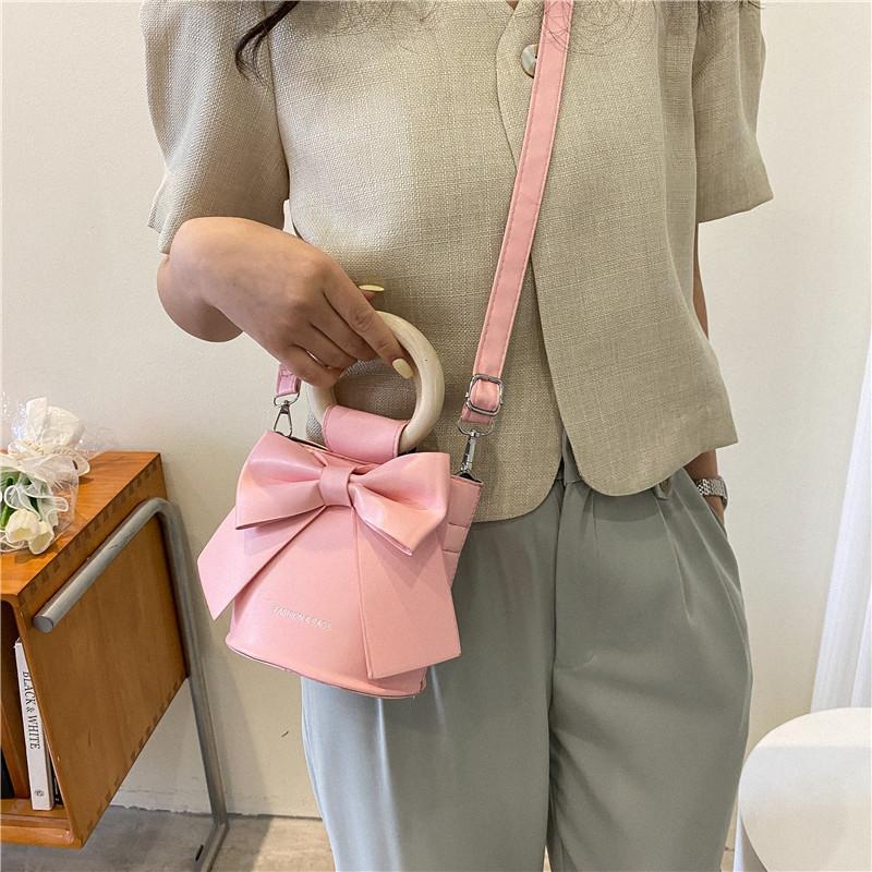 Sweet Bow Tie Designer Mini Shoulder Handbag Leather Bucket Crossbody Bag Women Fashion Luxury Brand Handbag Female Totes Purses