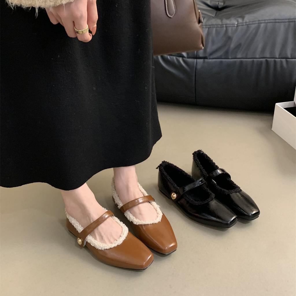 French evening wind retro square head shallow mouth single shoes women's winter 2025 new Korean version temperament flat bottom velvet Mary Jane shoes