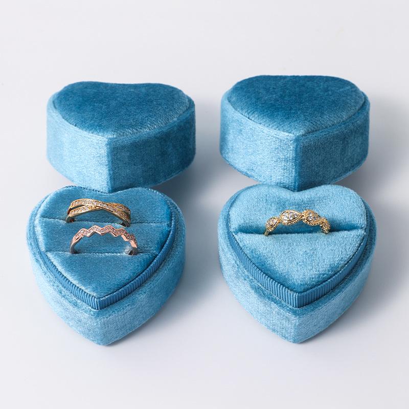 

Оксамитова скринька для прикрас у формі серця - Індивідуальний оксамитовий дизайн