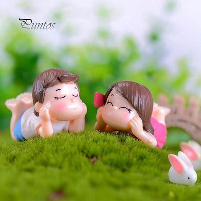 2 Stück süße Liebhaber, Junge, Mädchen, liegend auf der Vorderseite, Miniatur-Garten-Bonsai-Puppenhaus-Dekor