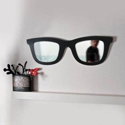 Spiegelbrille und/oder weißer Sonnenbrillen-Fotorahmen