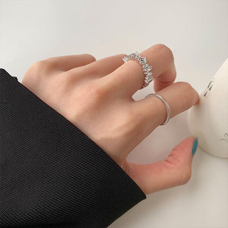 925 Adjustable Exquisite Silver Ring With Twinkling Crystal For Everyday Wear Or Gifts