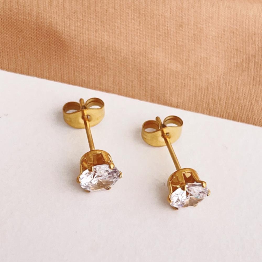 Super flash zircon temperament stud earrings, simple single diamond titanium steel earrings, women's niche two-color optional gifts