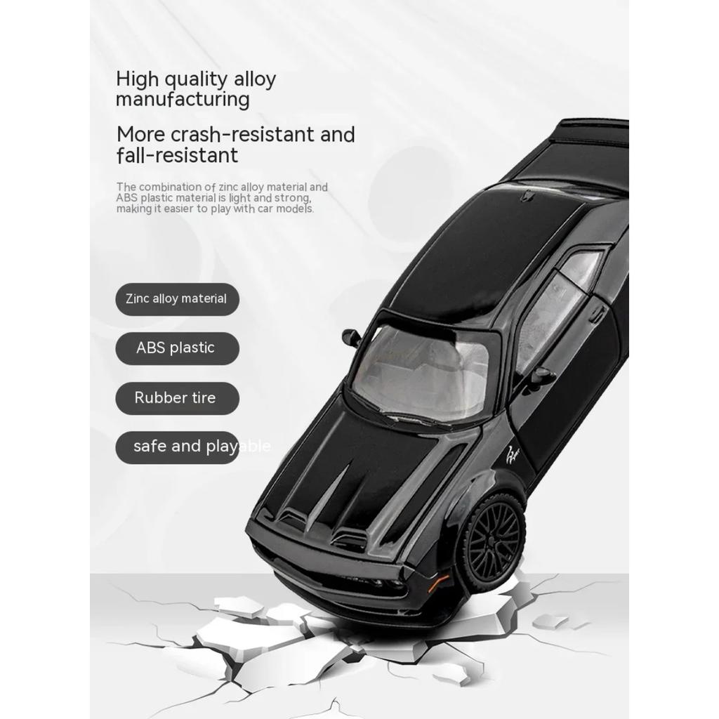 1/32 Scale Dodge Challenger Hellcat STR Red Eyes Toy Car DieCast Vehicles Metel Cars Decoration Pull Back Model Cars with Sound and Light