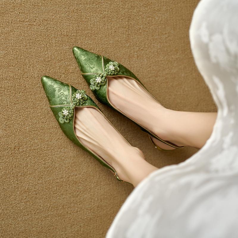 New Chinese pointed thick heel sandals women's middle heel buckle ethnic style retro one-word buckle with empty bag head