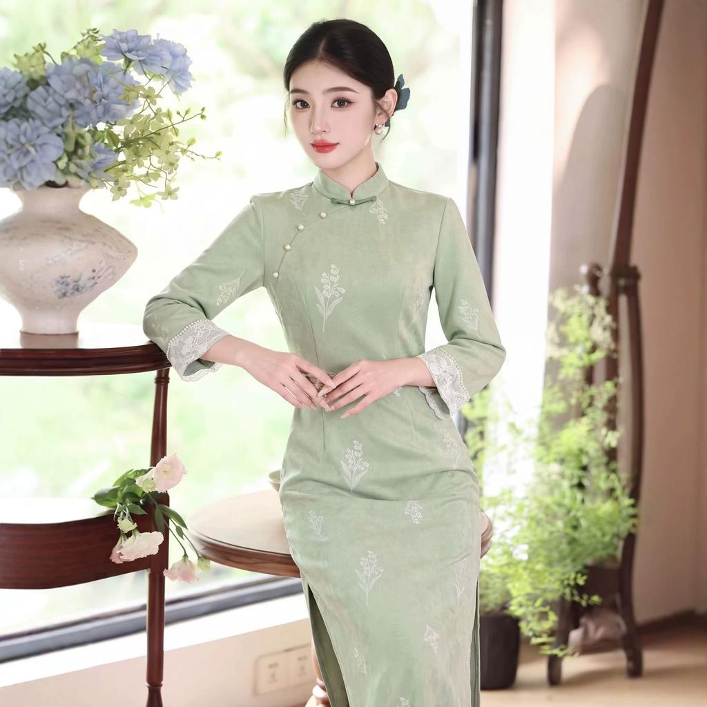 New Chinese-style improved cheongsam women's spring, autumn and winter green jacquard long dress retro daily slim and thin cheongsam