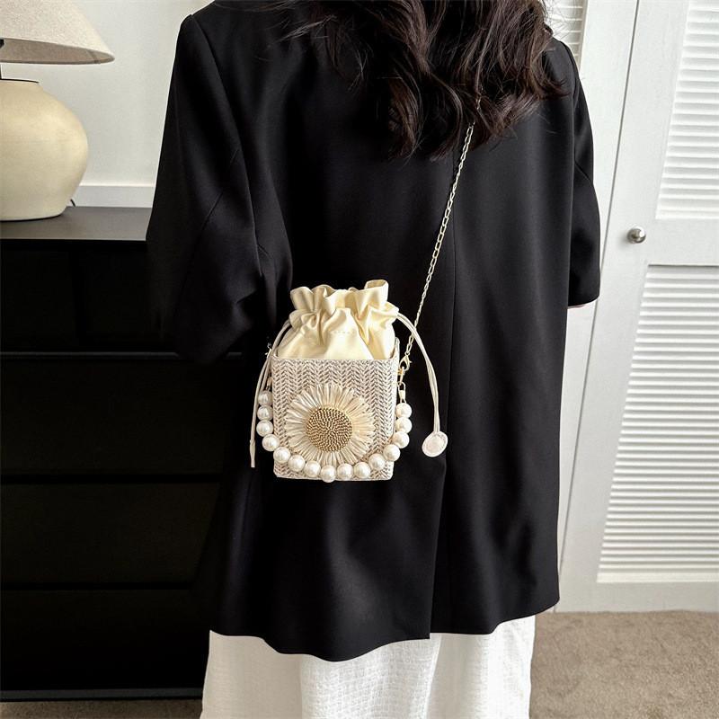 Stylish Woven Bucket Bag For Women Chic Shoulder Bag With Inner Pocket Beige Fashion Handbag