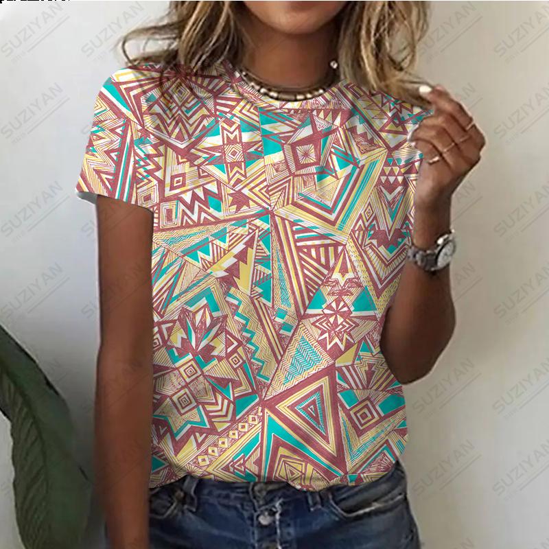 Nowy damski, luźny, duży top ze stylowym i stylowym temperamentem. Druk 3D. Prosty damski top z okrągłym dekoltem i krótkim rękawem.