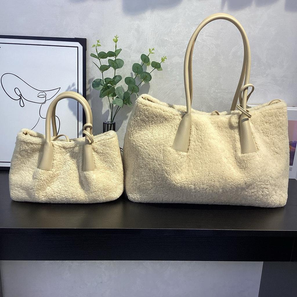 Large Capacity Simple Winter Women's Bag 2025 New Trendy Fashion Handbag One-shoulder Wool Foreign Style Tote Bag