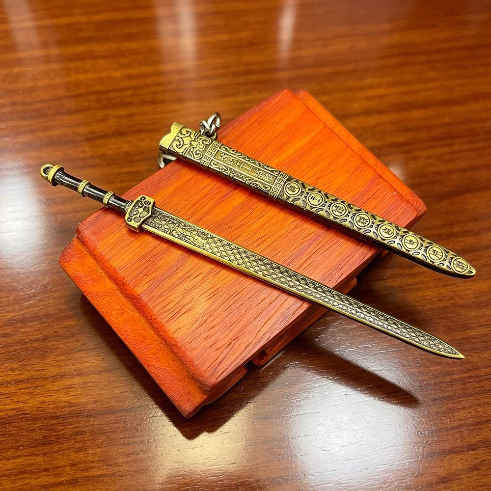 Ancient Yue Wang Gou Jian Sword Model: Famous Cold Weapon Alloy Ornament, Classic Treasure Sword Toy Standard