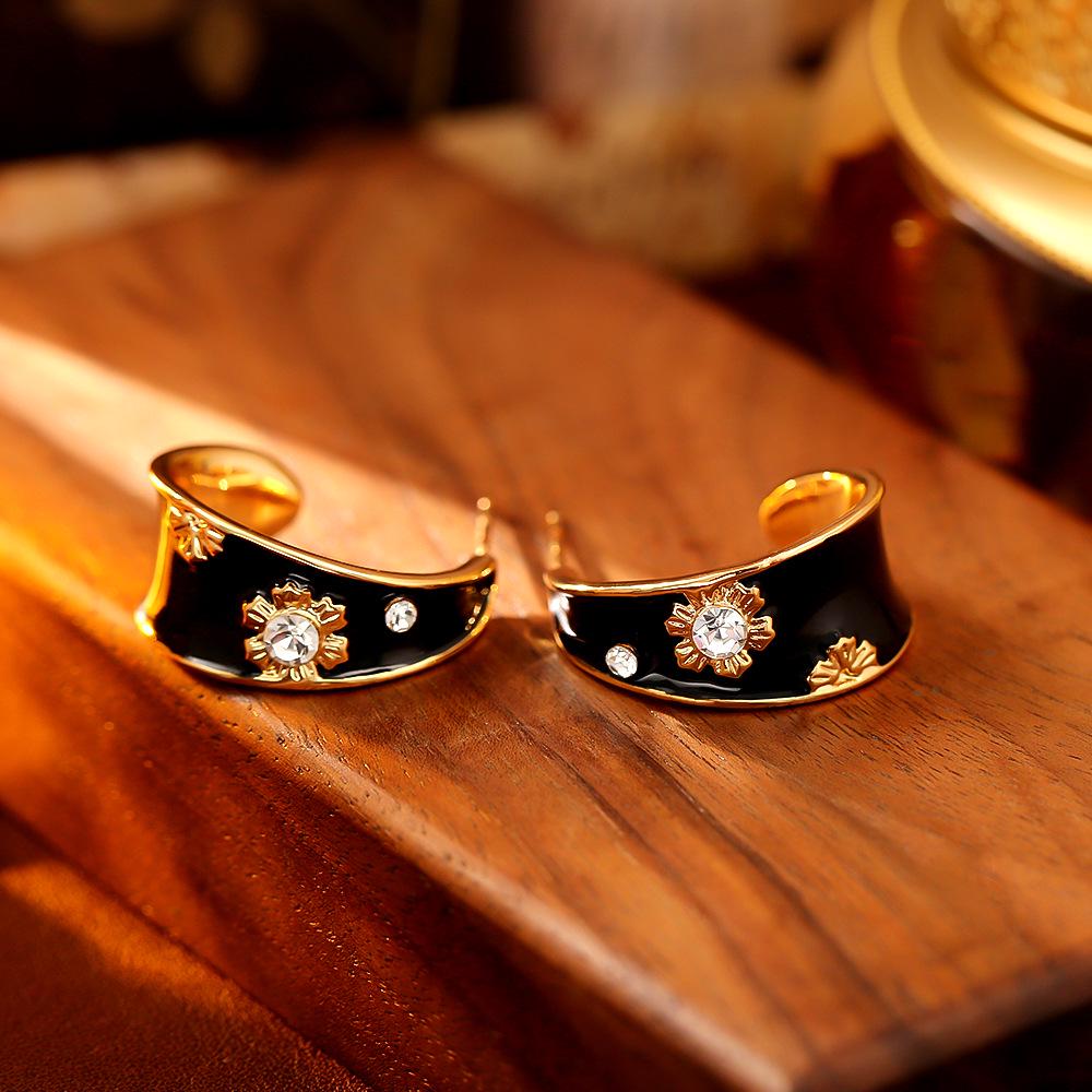 C-Shaped Chinese Black Enamel Drip Earrings - High-End Fashion, Atmospheric INS Style Jewelry