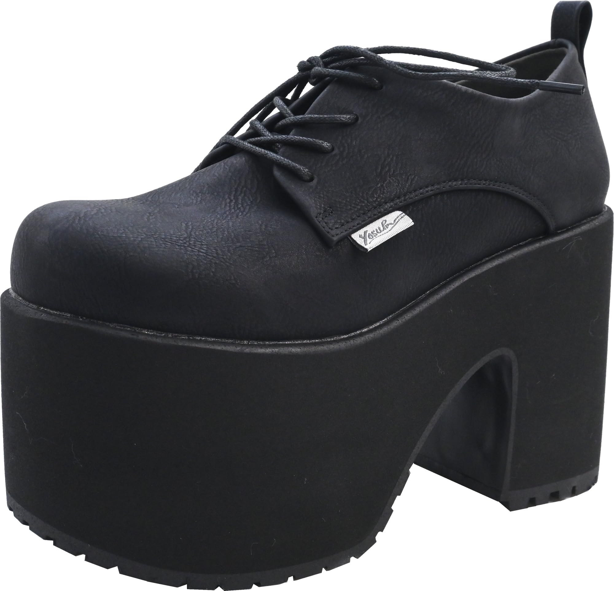 

Ботинки на шнуровке на толстой подошве