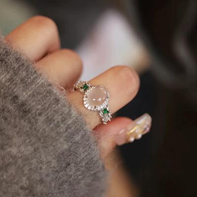 Δαχτυλίδι από Λευκό Χαλκηδόνιο Νεφρίτη - Ευέλικτο, Ελαφριά Πολυτέλεια, Μοντέρνο Αξεσουάρ Τύπου Πάγου