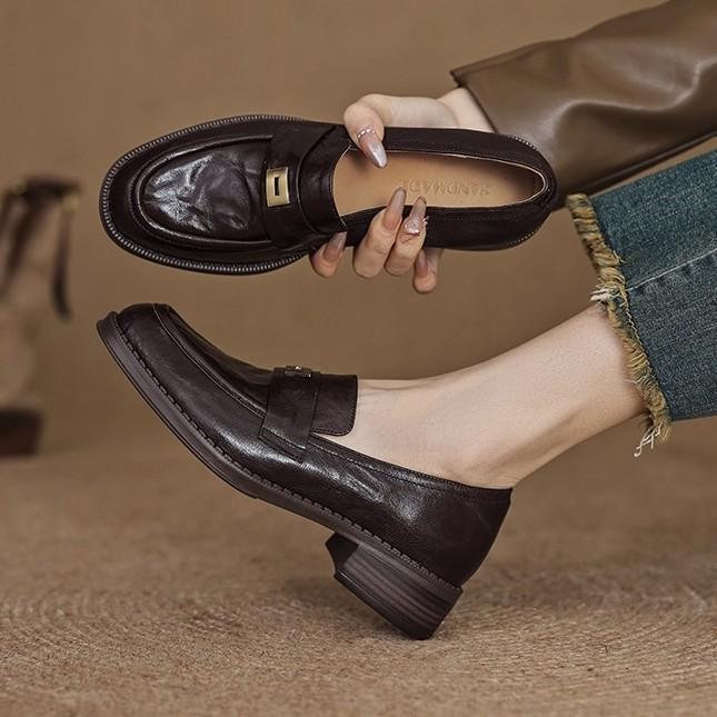 Leather Round Head Metal Buckle Summer New Black Middle Heel Platform 2025 Spring and Autumn Loafu Small Leather Shoes Women's Retro Trend