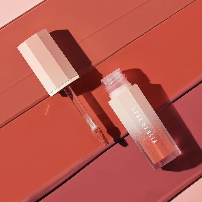 Blooming Edition Petal Touch Plumping Lip Velour
