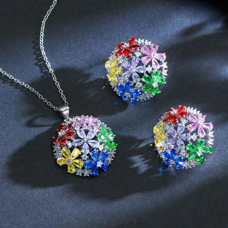 

Комплект колье и серег 2018 года из чистой иглы с микро-инкрустацией цирконами, экологически чистое гальваническое покрытие