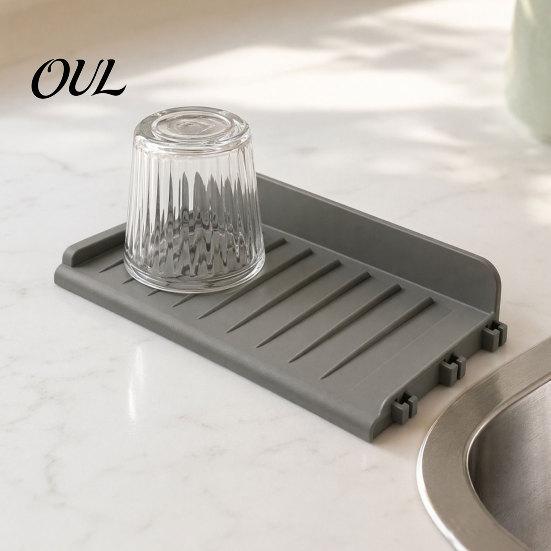 Water Drainage Mat Silicone Kitchen Sink Faucet Mat, Foldable Splash Guard with Suction Cup, Draining Cups 5 Degrees Slope Countertop for Bathroom Cup