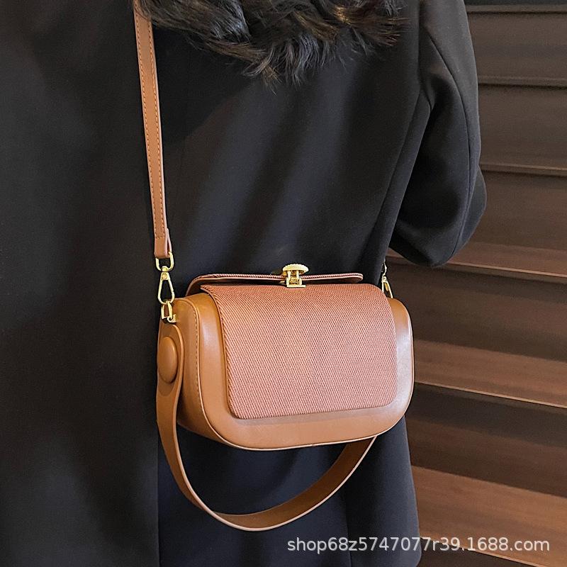 Internet celebrity box women's bag 2025 new Korean version small square bag niche design underarm contrasting color portable underarm bag