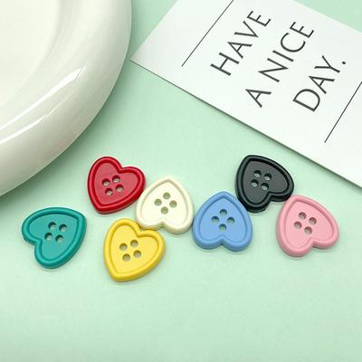 20Pcs 18Mm Colored Heart Shape Plastic Buttons For Clothing  Children'S Sweaters Cute Button Needlework Diy Sewing Accessories