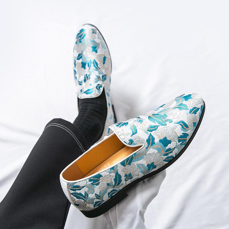Men’s Printed Flats Loafers Dress Monks Shoes Men Slip on Pointed Toe Tuxedo Rock Club Shoes Plus Size
