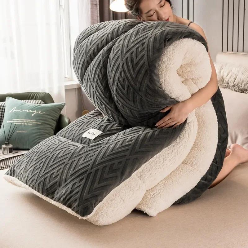 

Super Warm Lamb Wool Quilt Winter Thickened Cotton Quilt Warm Cotton Double Sided Velvet Soft Extra Large Blanket 150x200cm 3.5kg