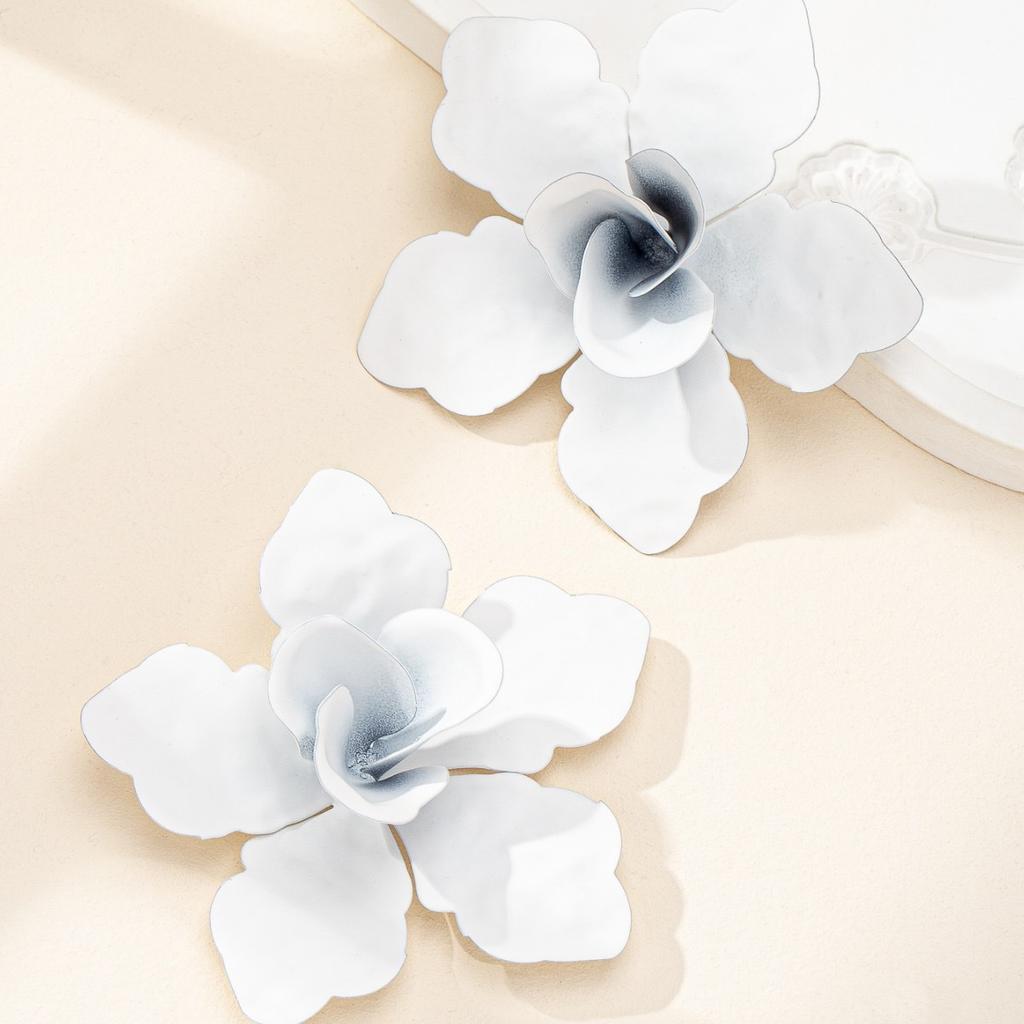 Popular Retro Pair Of Multi-Color Paint Exaggerated Large Flower Stud Earrings Suitable For Parties