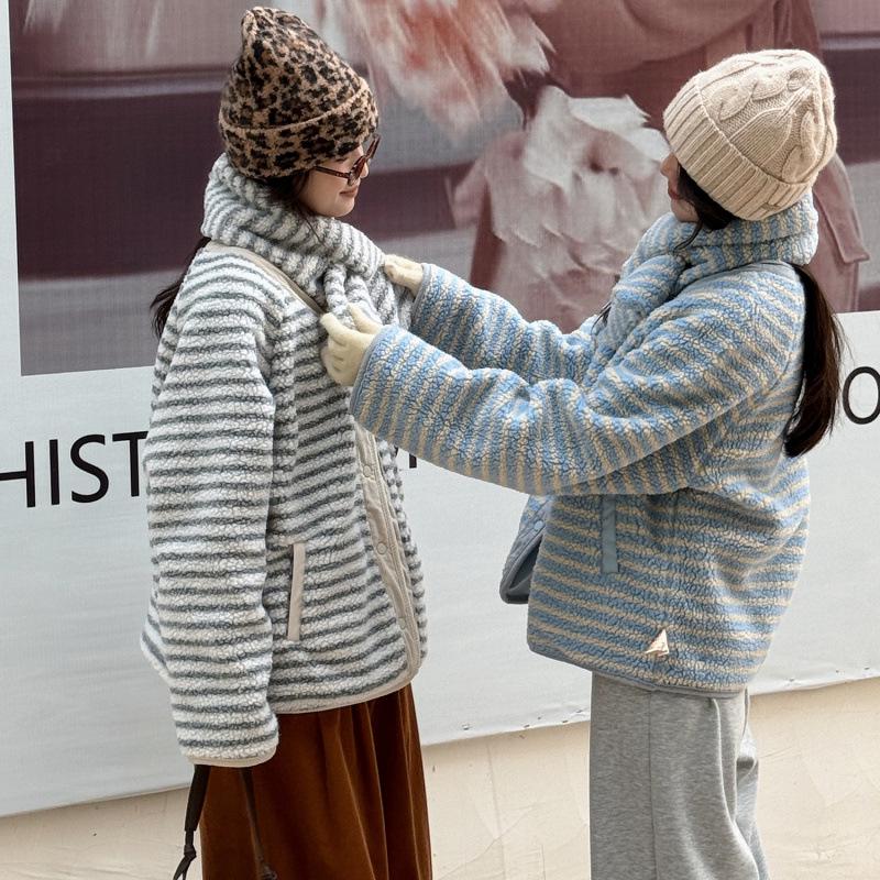 Women's Short Winter Double-Sided Lambswool Cotton Jacket - Korean Style, Casual, Loose Fit, Round Neck.
