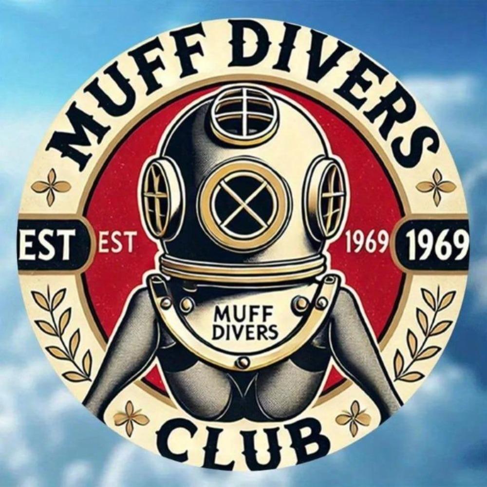 Retro Tin Sign Diver Club Metal Wall Art 8 Inch Round Vintage Home Bar Decor