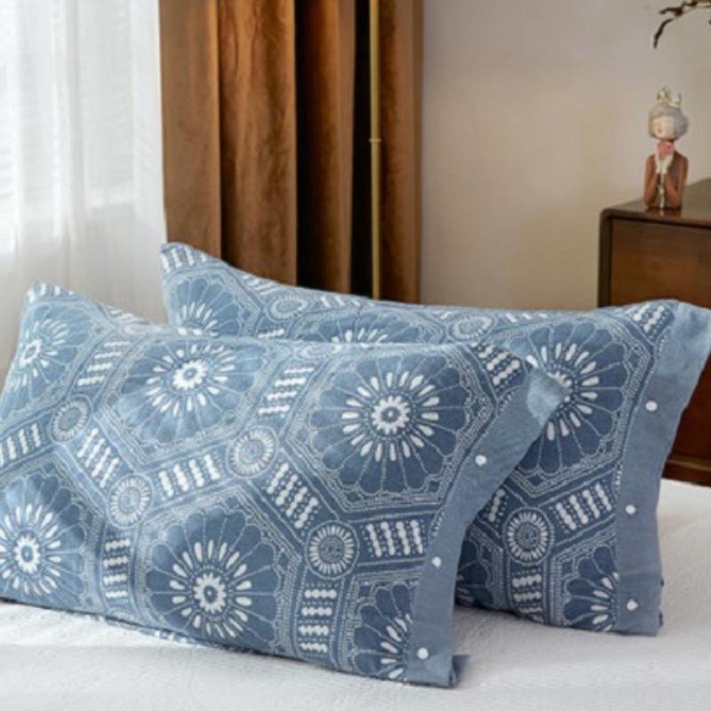 Gauze Pillowcase, All Cotton Soft, Breathable, Sweat Absorbing Pillowcase, All Season Universal Pillowcase (Without Core)