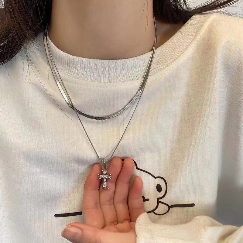 Light Luxury Gothic Cross Pendant Choker Necklace For Women Girls Punk Vintage Versatile Sweater Chain Jewelry Accessories Gifts