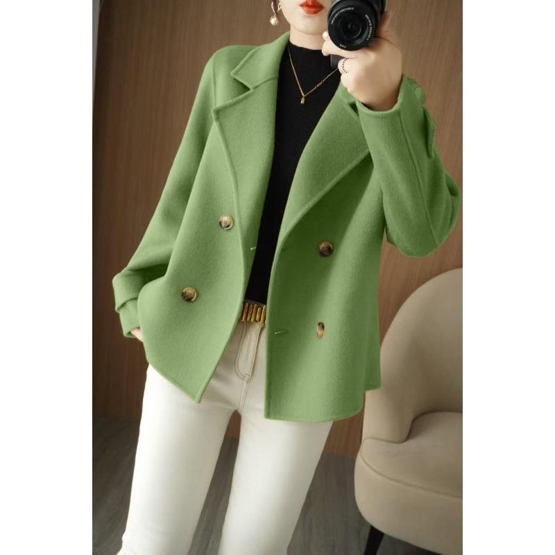 Loose woolen cardigan coat in autumn and winter to keep warm and comfortable, short suit collar coat temperament fashion trend