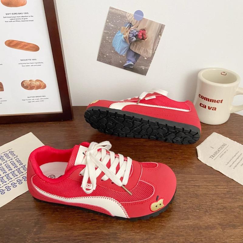 Niche German shoes women's shoes autumn new lightweight little white shoes casual board shoes women