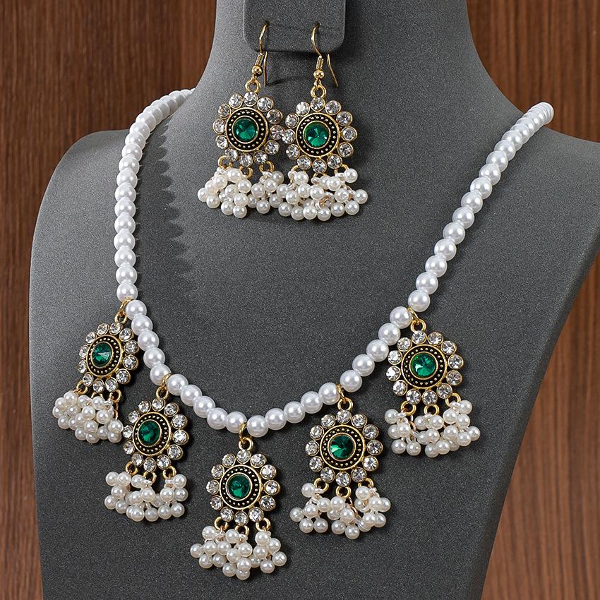 

Vintage Tassel Geometric Earring and Necklace Set , French Light Style , 4 Colors зелений